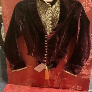 Haut 19eme bordeaux dentelles et velour de soie