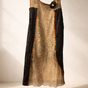 Robe des années 1920 en soie et dentelle d'or